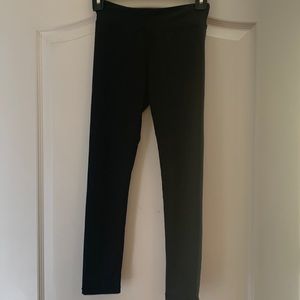 Stretchy girls leggings.